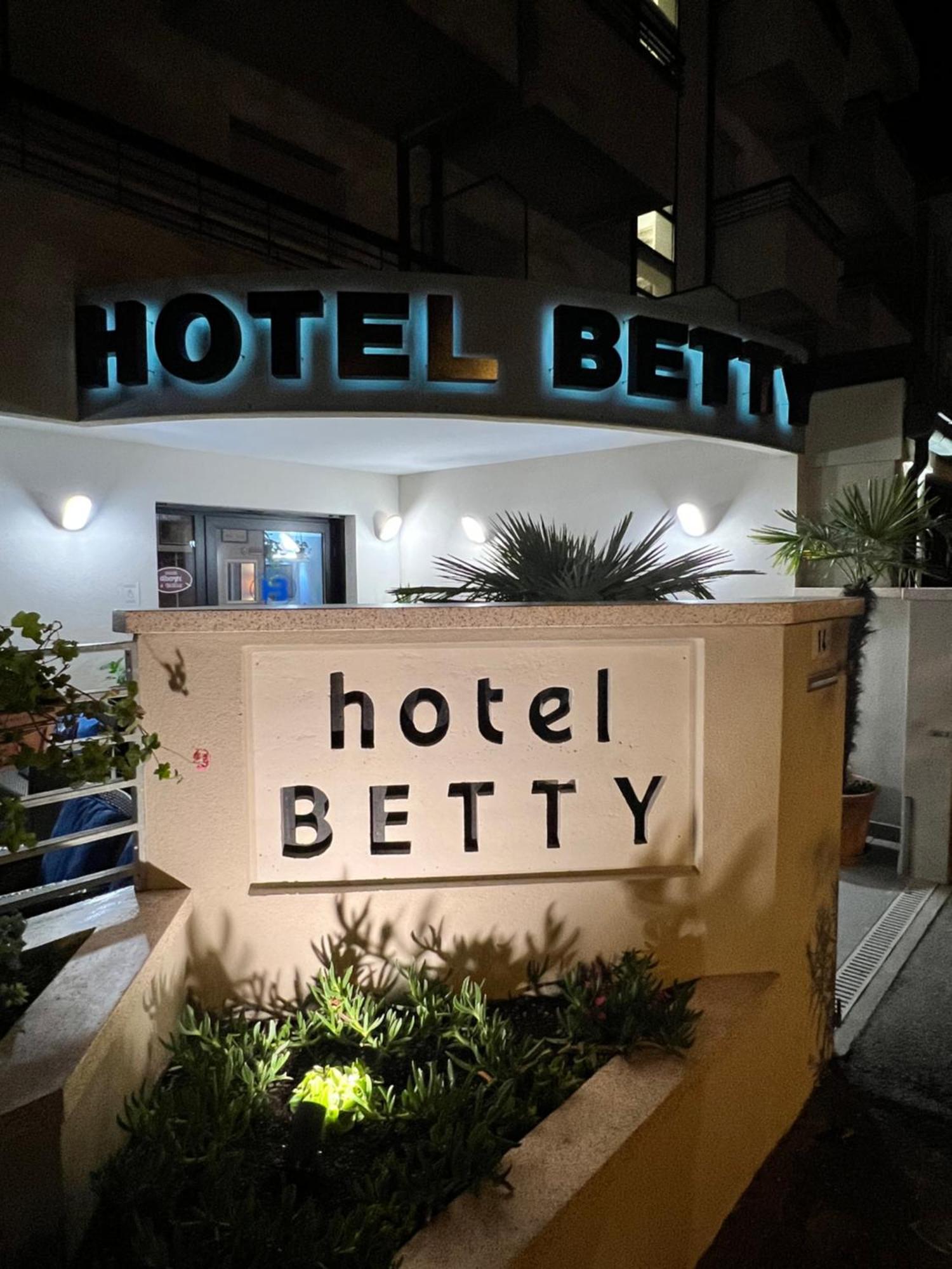 Hotel Betty Rimini Exterior photo